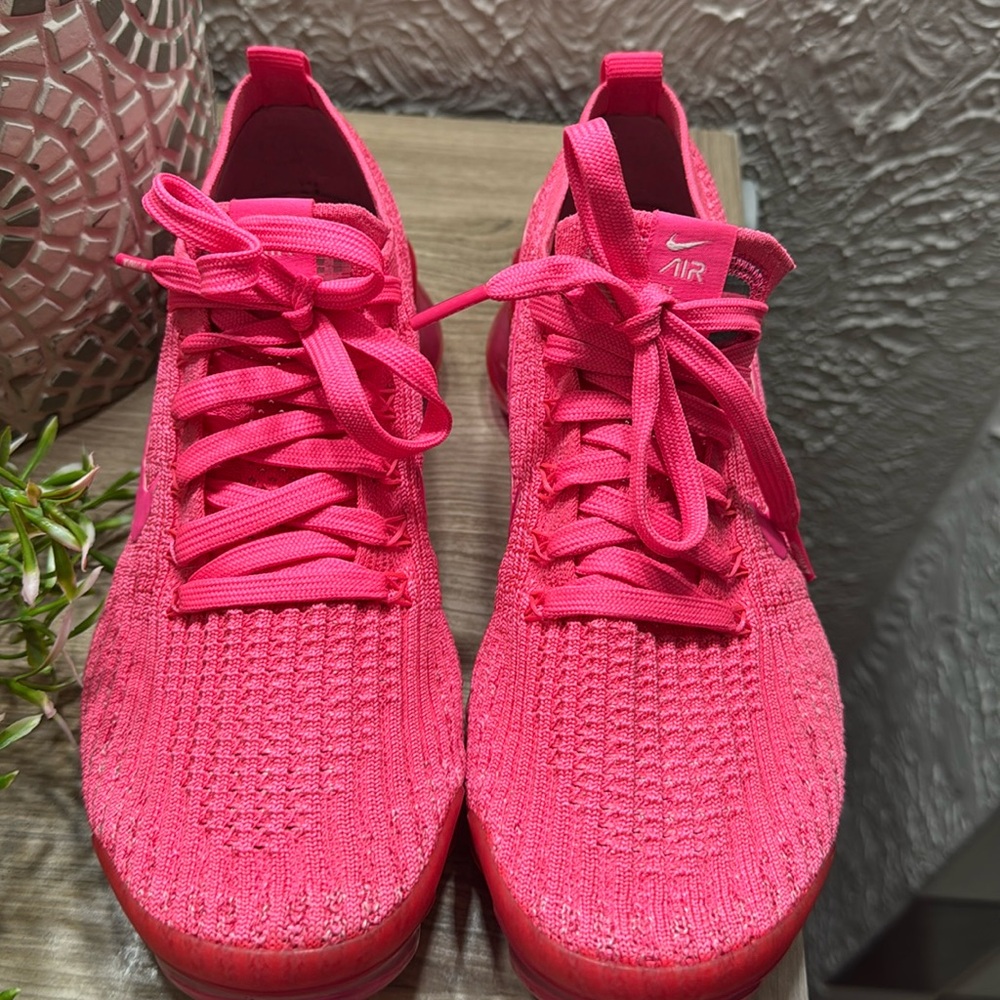 Nike Vapor Max Size 8 Pink